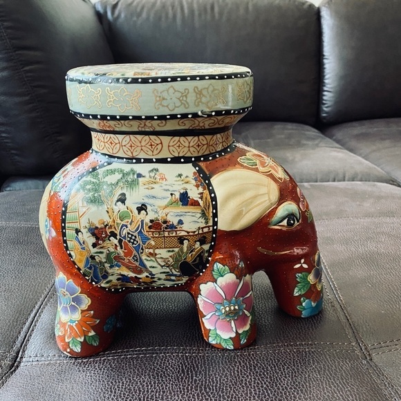 Vintage Japanese porcelain handpainted elephant plant display - Picture 3 of 10